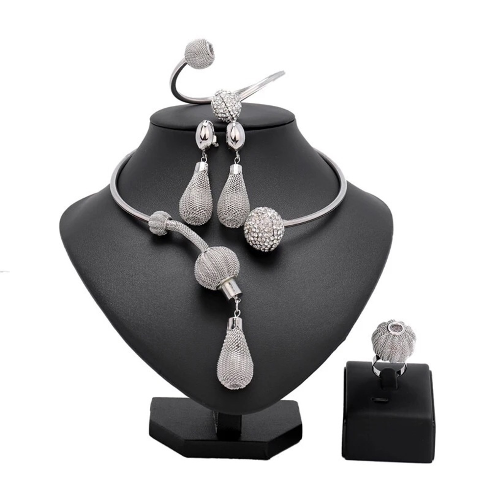 Exquisite Jewelry set